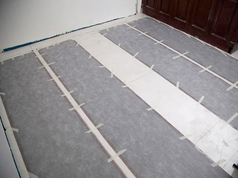 我們?cè)谘b修家庭時(shí)，一般都會(huì)采購(gòu)自己喜歡的瓷磚，有些是根據(jù)喜愛，有些則是根據(jù)功能進(jìn)行選購(gòu)，其中發(fā)熱瓷磚是非常火熱的產(chǎn)品，那么它好用嗎？