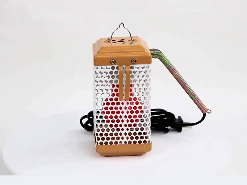 狗狗保溫?zé)? /><br /></div><div><strong>狗狗保溫?zé)羰褂?0w左右的就行。</strong>留意剛出生時(shí)小狗是能夠應(yīng)用燈泡開展供暖的，由于剛出生時(shí)小狗不可以看到強(qiáng)光照。可以用超小型的電褥子給小狗開展供暖，下邊再鋪一些厚些的棉被就可以防寒保暖。保溫系統(tǒng)進(jìn)行供暖，如狗窩上邊懸架一個(gè)集成浴霸燈，將狗狗和狗窩總體放進(jìn)有暖氣或者有暖氣的房間內(nèi)供暖，還能夠選購狗狗專用型小電熱毯開展供暖，但供暖時(shí)應(yīng)特別注意不能讓狗狗燒傷。</div><div>狗狗保溫?zé)粢话銙?米長較為適宜保溫?zé)簦情_關(guān)電源根據(jù)燈具把電能轉(zhuǎn)換為紅外檢測能，來具有保暖功效但是大多數(shù)保溫?zé)舯粡V泛用于養(yǎng)殖業(yè)其燈體多數(shù)為高硼硅硬質(zhì)的夾層玻璃，徹底不同于普通紅外線燈使用的夾層玻璃，玻璃硬度高，抗震等級。成年人狗的身體溫度要在37539℃幼狗的人體體溫相對而言，會稍微高一些假如外部氣溫低得話，那樣狗在生幼仔時(shí)也是需要保溫?zé)魜肀氐模坠飞眢w體質(zhì)不穩(wěn)，更應(yīng)該防寒措施母狗一般到5560天之后，狗主就應(yīng)當(dāng)。讓狗融入室溫之后再一步步融入較低的環(huán)境溫度最主要的是，不管室內(nèi)外，夏天里你都得讓狗所需要的生活用水必不可少再生小狗需要注意保溫，小狗在哺乳期間內(nèi)大多數(shù)身體素質(zhì)比較弱，因此既需要主人家雙倍的關(guān)懷，還需要方式恰當(dāng)。</div><div>在40公分的相對高度懸架一顆40瓦的燈泡，幫幼狗維持人體體溫。即便是外部溫度比較高，待產(chǎn)室還是得操縱一定溫度，防止過堂風(fēng)。產(chǎn)窩內(nèi)應(yīng)鋪平一些舊衣服或絨毯，并且在40公分的相對高度懸架一顆40瓦的燈泡，幫幼狗維持人體體溫；與此同時(shí)盡量不能讓幼狗離去母狗。平常應(yīng)該讓小狗們堆擠在一起入睡，互相取暖。幼狗一般到六周大之后，身體機(jī)能逐漸正常的，從此刻逐漸才能夠讓他們獨(dú)立入睡，而不需要相互之間倚偎。</div><div><br /></div><div>以上就是宇成電熱為大家?guī)淼摹肮饭繁責(zé)敉邤?shù)”，希望能對您有所幫助。如果大家不清楚的話，可以咨詢我們?yōu)槟鷰硗扑]。</div>
		</div>
	</div>
</div>

</div>
</div>
</div>
</div>
<div   id=